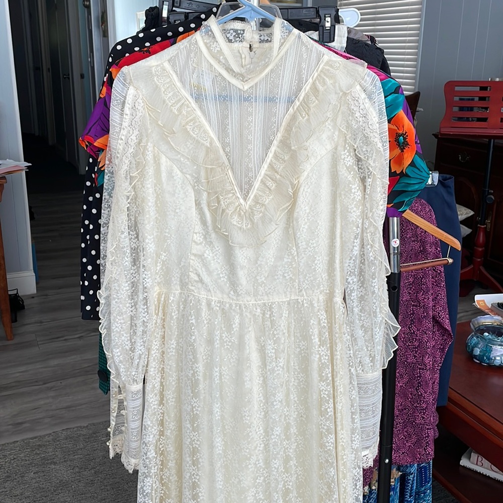 Ivory Vintage Wedding dress- Size 11 -